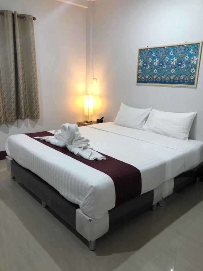 Y&N House Hotel ประจวบคีรีขันธ์ ภายนอก รูปภาพ